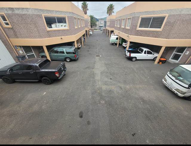180M² WAREHOUSE RENTED IN KILLARNEY GARDENS