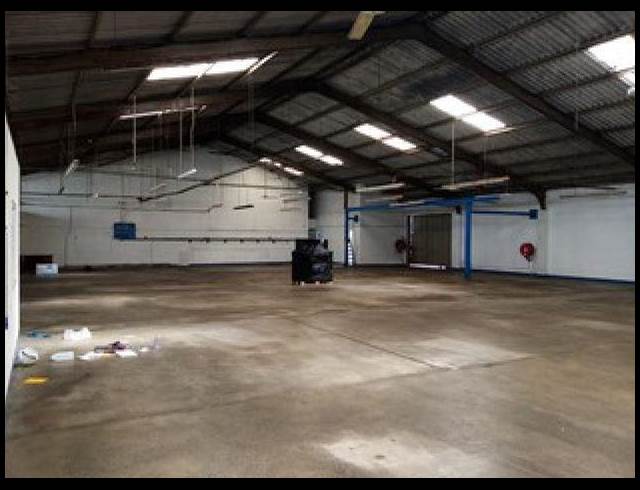 1,150M² WAREHOUSE TO LET IN PAARDEN EILAND