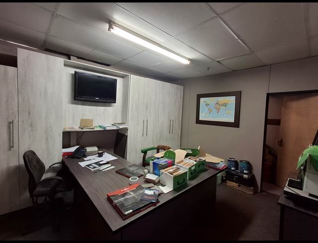 992M² WAREHOUSE TO LET IN CHISELHURST
