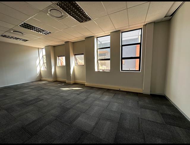 93.50M² OFFICE TO LET IN HIGHVELD TECHNOPARK