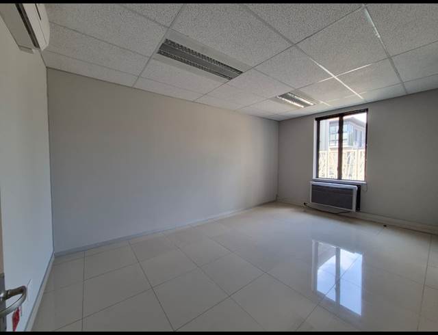 556M² OFFICE TO LET IN SANDTON CENTRAL