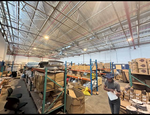 999M² WAREHOUSE TO LET IN BLACKHEATH INDUSTRIAL