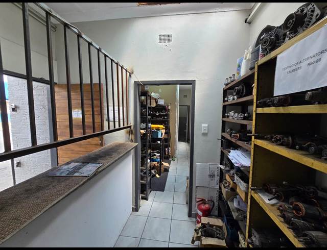 143M² WAREHOUSE TO LET IN BENROSE
