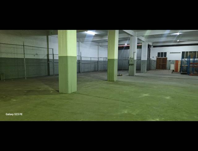 1,800M² WAREHOUSE TO LET IN TROYEVILLE