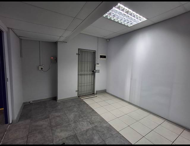 310M² OFFICE TO LET IN VINCENT