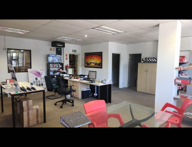 494M² WAREHOUSE TO LET IN UMHLANGA RIDGE