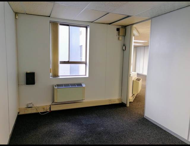 99M² BUILDING TO LET IN TYGER VALLEY