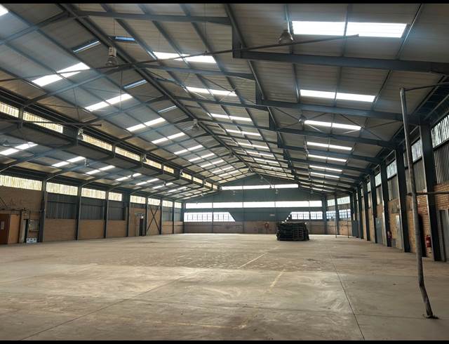 7,726M² WAREHOUSE TO LET IN MEADOWDALE