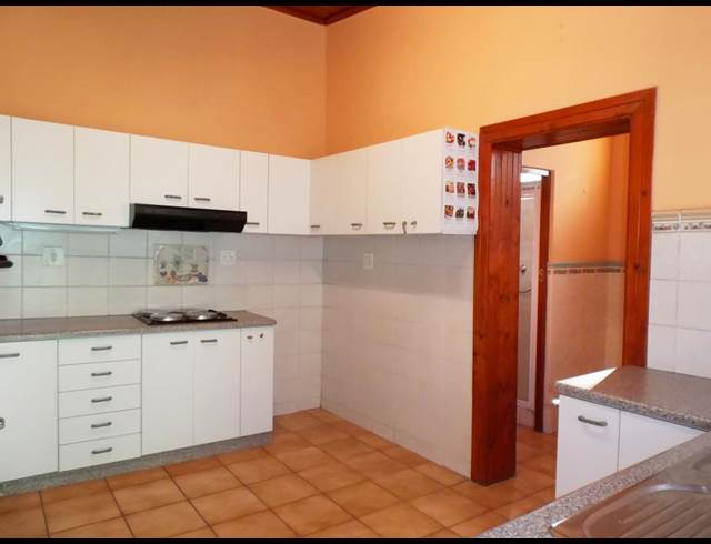 4 bed property to rent in WOODSTOCK