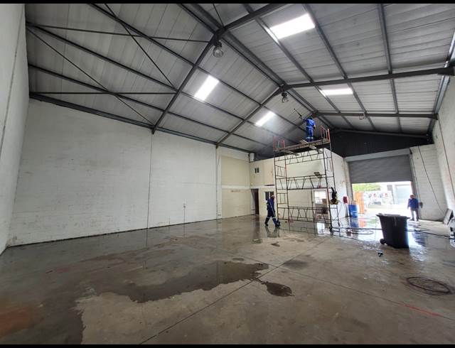 300M² WAREHOUSE RENTED IN KILLARNEY GARDENS