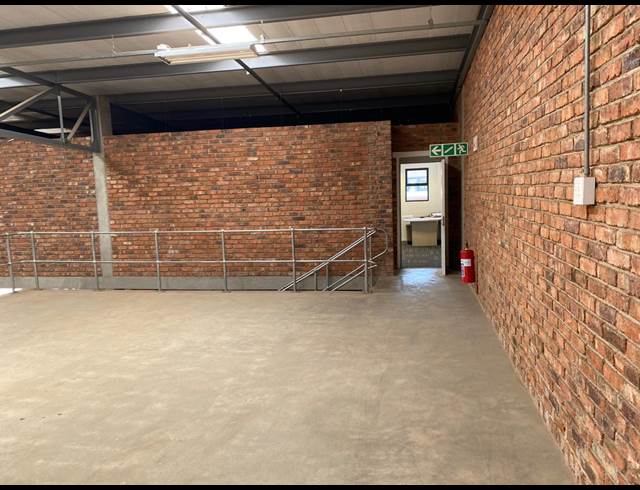 529M² WAREHOUSE TO LET IN BRENTWOOD PARK