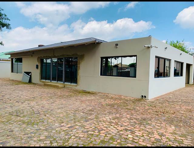 1,100M² OFFICE TO LET IN NORTHMEAD