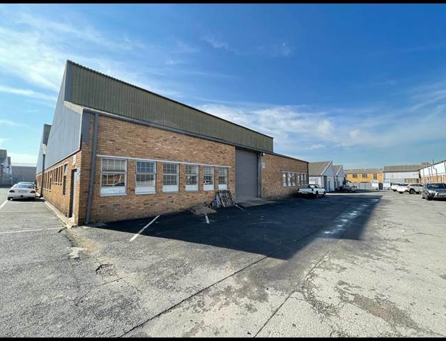 500M² WAREHOUSE TO LET IN STIKLAND INDUSTRIAL