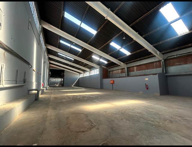 637M² WAREHOUSE TO LET IN EASTLEIGH