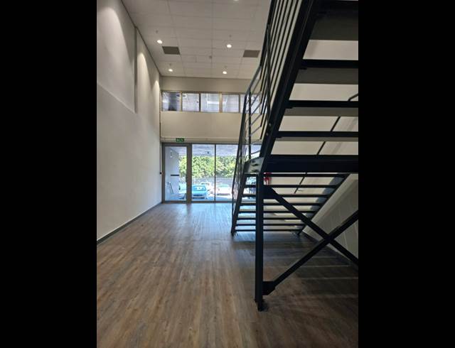 651M² OFFICE TO LET IN UMGENI PARK