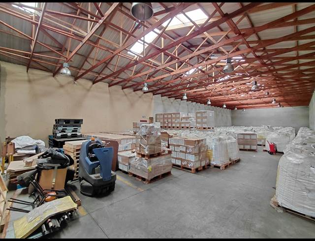 660M² WAREHOUSE TO LET IN POMONA