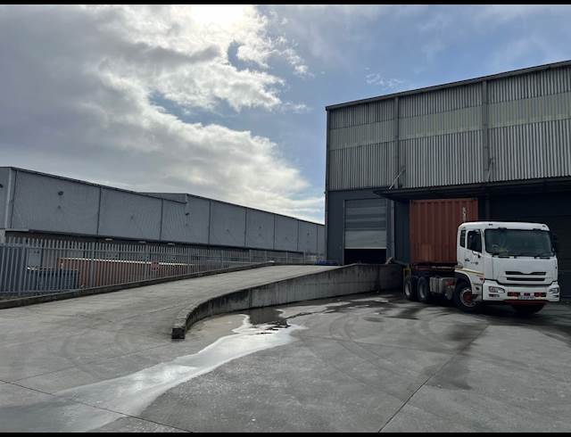 10,548M² WAREHOUSE TO LET IN PAROW INDUSTRIAL
