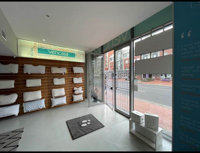 299M² RETAIL TO LET IN GREEN POINT
