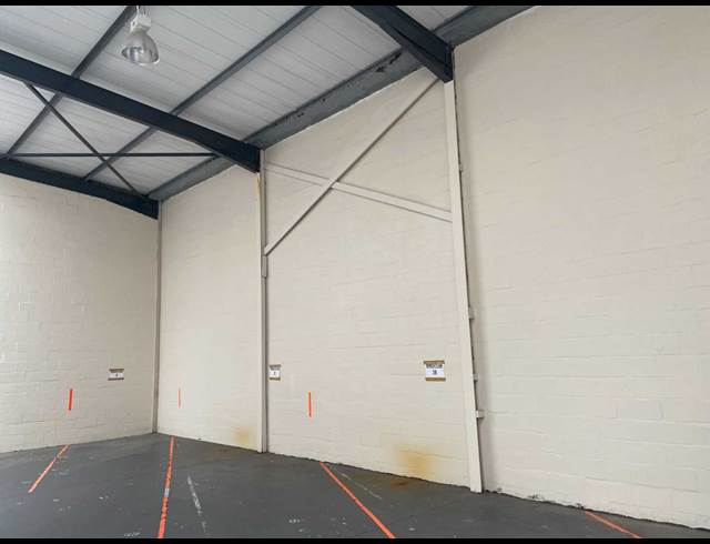 280M² WAREHOUSE TO LET IN WESTLAKE
