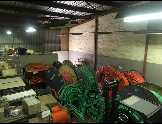 300M² WAREHOUSE RENTED IN SILVERTONDALE