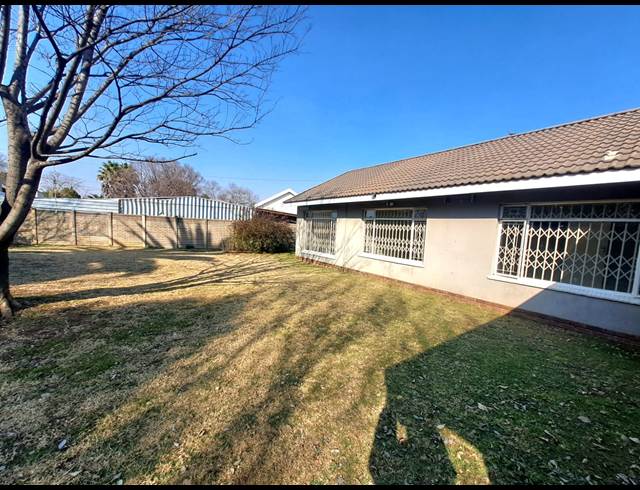 3 BEDROOM HOUSE TO LET IN ARCON PARK