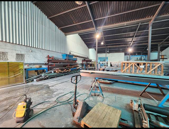 1,200M² WAREHOUSE TO LET IN BLACKHEATH INDUSTRIAL