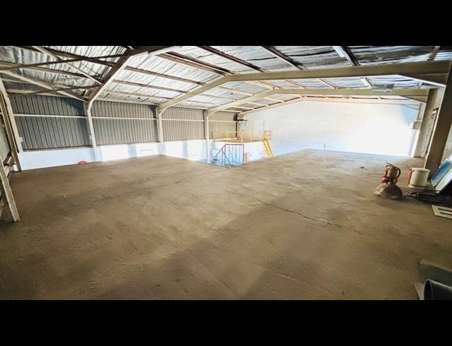 284M² WAREHOUSE TO LET IN STORMILL