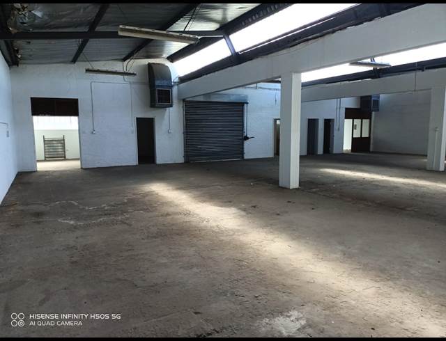 373M² WAREHOUSE TO LET IN RETREAT