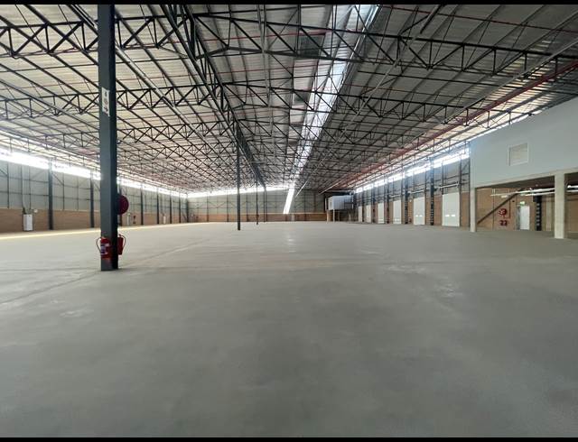 2,250M² WAREHOUSE TO LET IN AIRPORT PARK