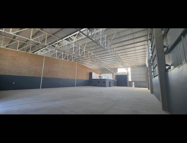 895M² WAREHOUSE TO LET IN SAMRAND BUSINESS PARK