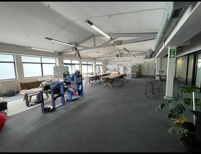 415M² OFFICE TO LET IN GREEN POINT
