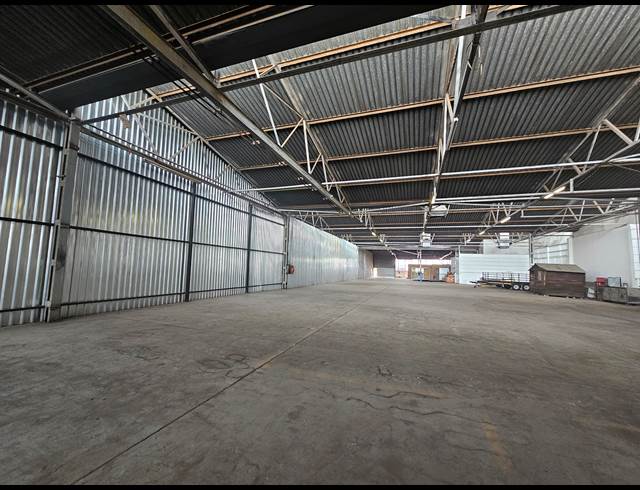 1,459M² WAREHOUSE TO LET IN ISANDO
