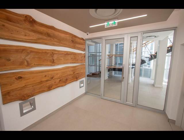 2,000M² OFFICE TO LET IN SANDOWN