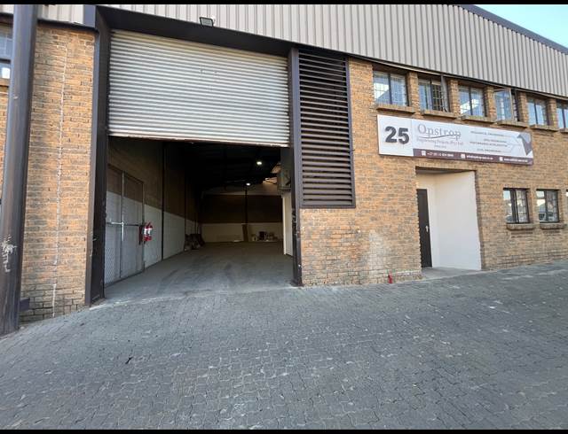 331M² WAREHOUSE TO LET IN MEADOWDALE