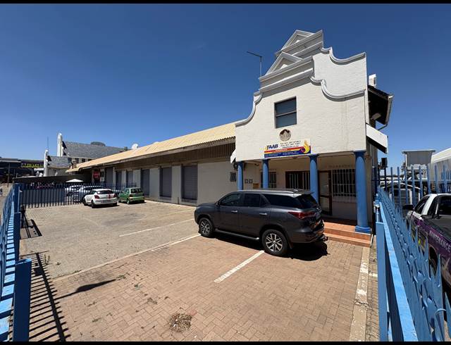 548M² WAREHOUSE TO LET IN JET PARK
