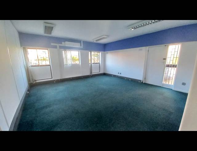 123M² OFFICE TO LET IN CLAREMONT