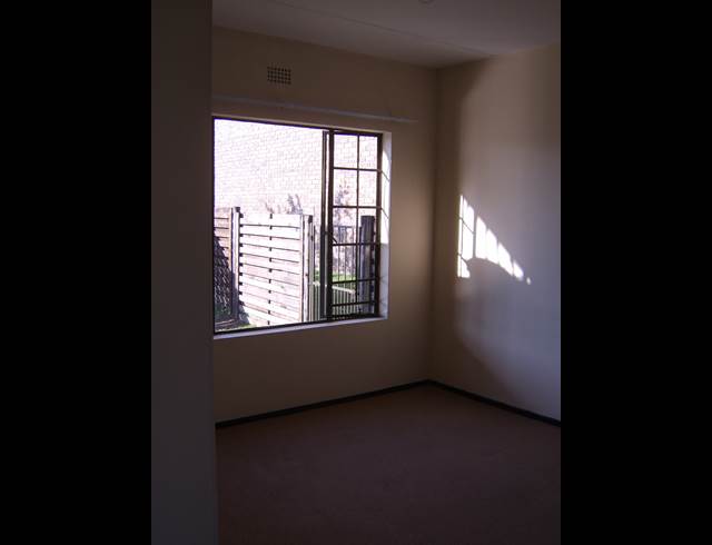 2 bed property to rent in SONNEVELD