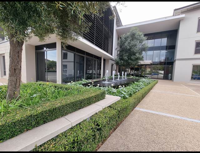 1,151M² OFFICE TO LET IN GLENADRIENNE