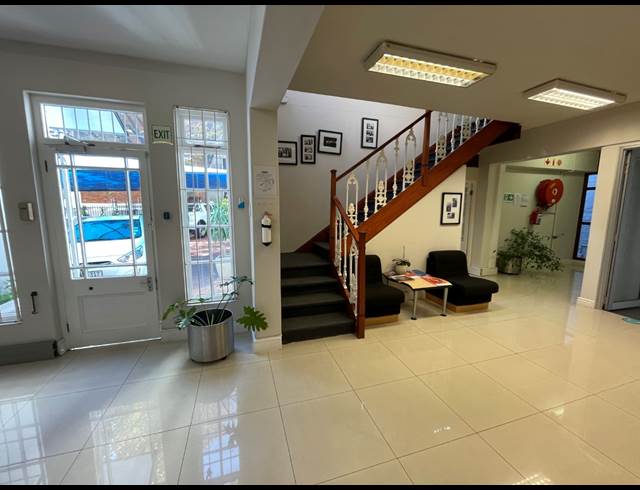 870M² BUILDING TO LET IN GARDENS