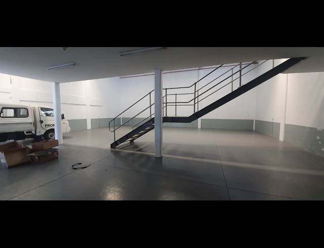 400M² WAREHOUSE TO LET IN AIRPORT INDUSTRIA