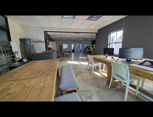 145M² OFFICE TO LET IN WESTLAKE