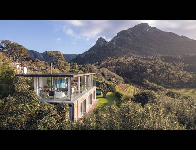 2 BEDROOM FREEHOLD TO LET IN CONSTANTIA