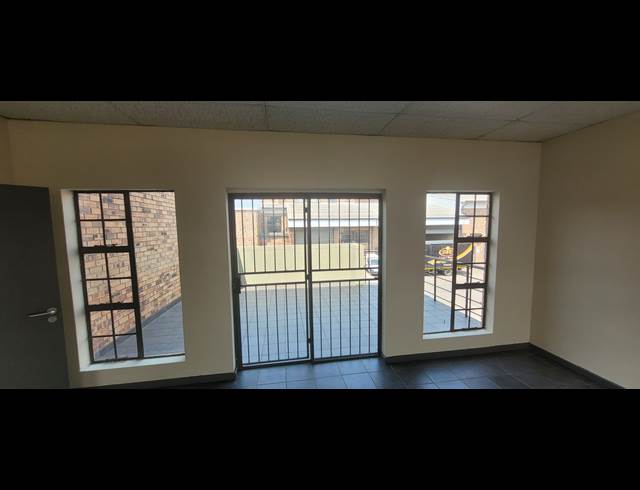 99M² OFFICE TO LET IN NELSPRUIT CENTRAL