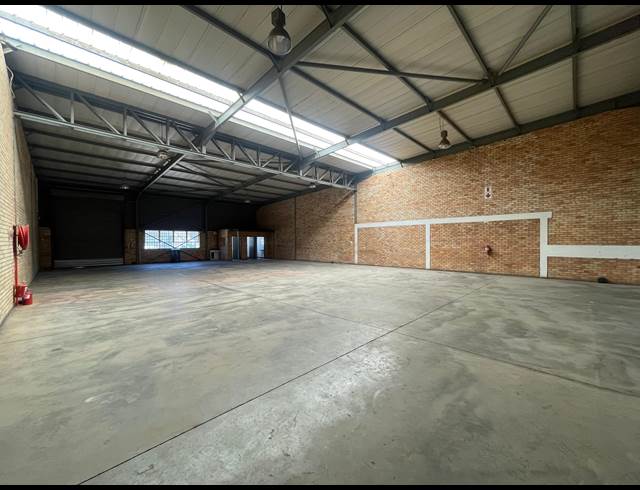 555M² WAREHOUSE TO LET IN RANDJESPARK