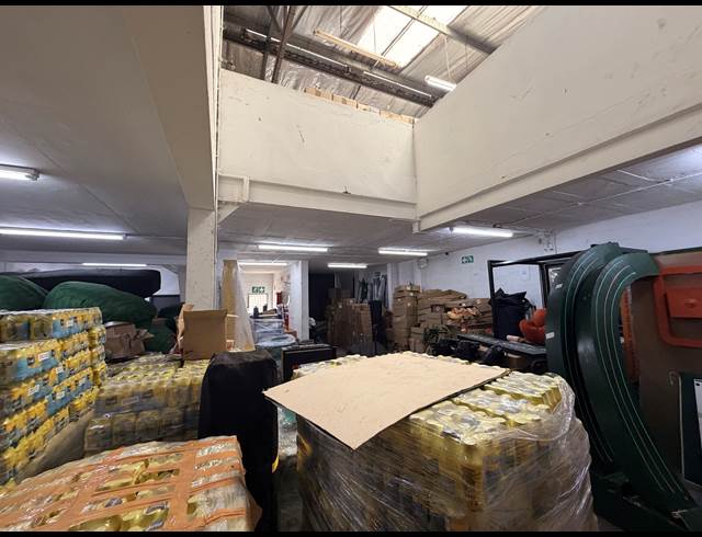 298M² WAREHOUSE TO LET IN SPRINGFIELD PARK