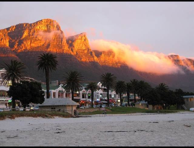 RETAIL PROPERTY TO RENT IN CAMPS BAY