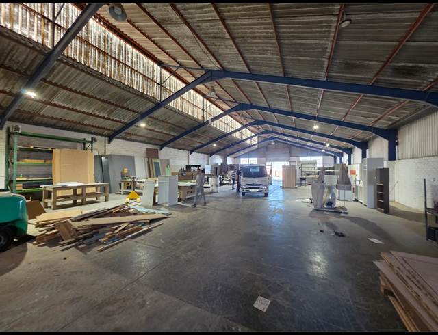 747M² WAREHOUSE TO LET IN SOMERSET WEST CENTRAL