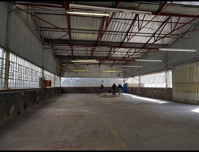 780M² WAREHOUSE RENTED IN SEBENZA
