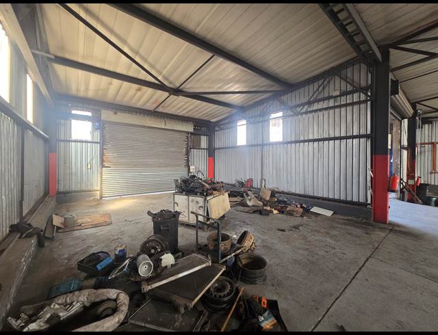 733M² WAREHOUSE TO LET IN ANDERBOLT