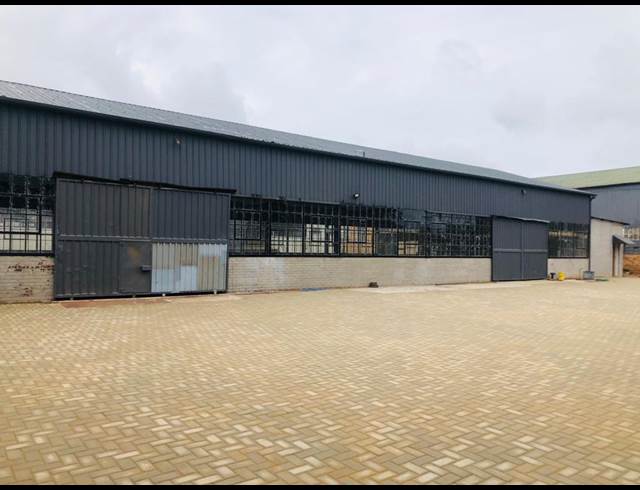600M² WAREHOUSE TO LET IN CHAMDOR